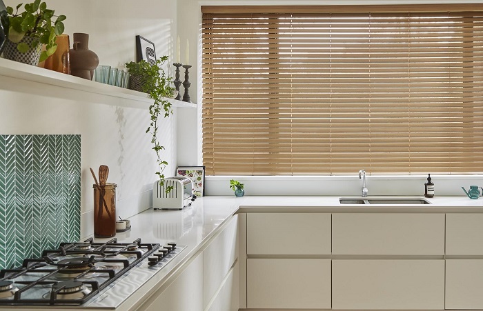 Màn gỗ PS giúp bếp trông “gọn gàng có gu” hơn hẳn