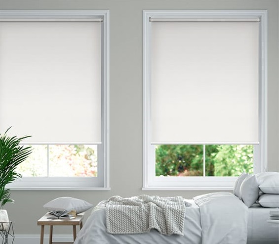 Màn cuốn với thanh dưới tròn màu trắng