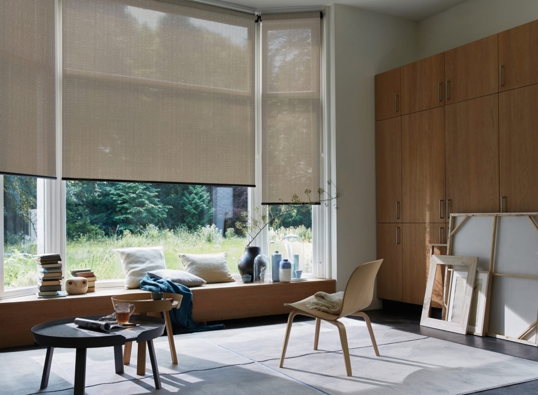 Là vật trang trí đẹp mắt trên ô cửa sổ