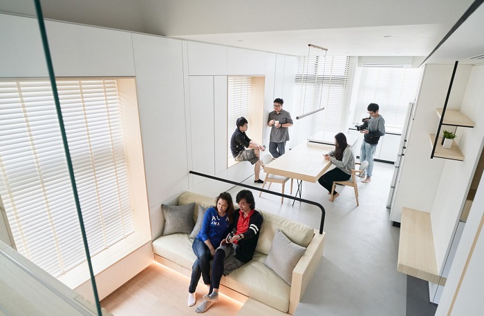 Ngoài ra màn gỗ còn giúp làm sáng bừng không gian phòng khách