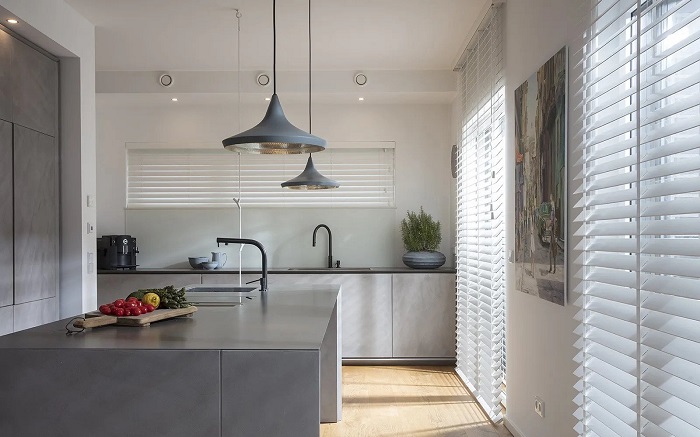 Màn gỗ dễ dàng trở thành điểm nhấn trong không gian hiện đại.